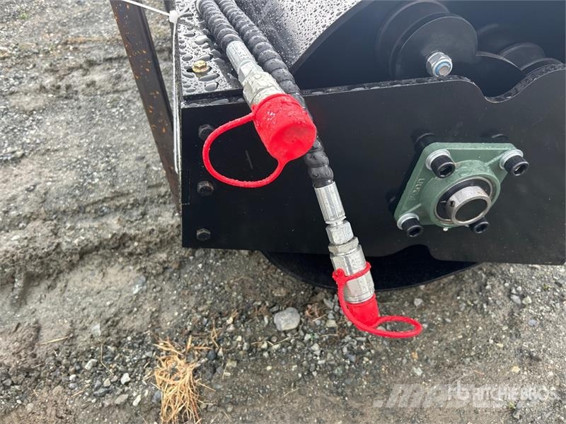 GIYI GY-VR59 59 in Skid Steer Vibratory Roller (Un Cilindros