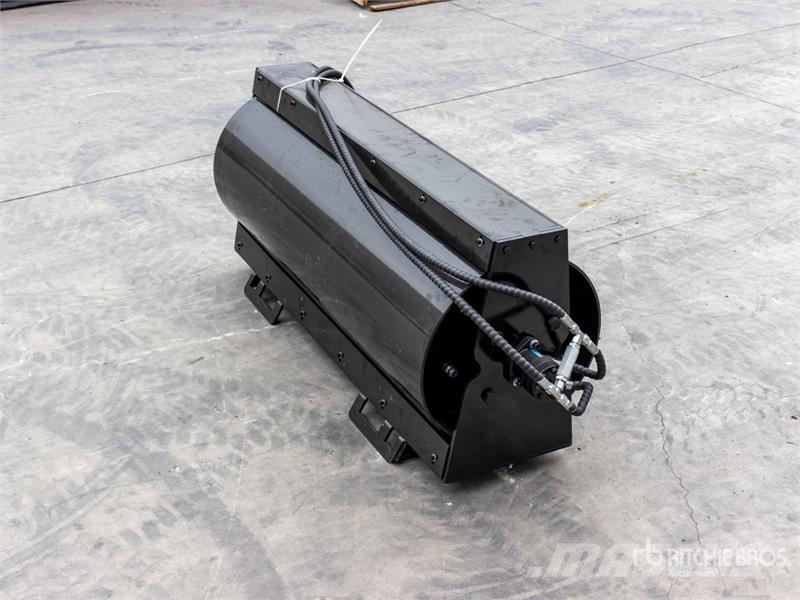 GIYI GY-VR59 59 in Skid Steer Vibratory Roller (Un Rodillos