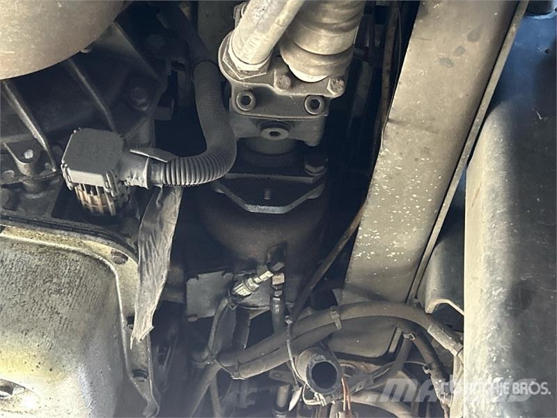 GMC 099 B-2 CLX 10900 lb Knuckle Boom on GMC C6500 4x2 起重機卡車