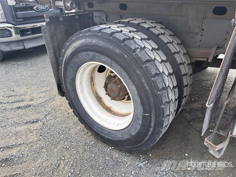 GMC 099 B-2 CLX 10900 lb Knuckle Boom on GMC C6500 4x2 Tovornjaki z žerjavom