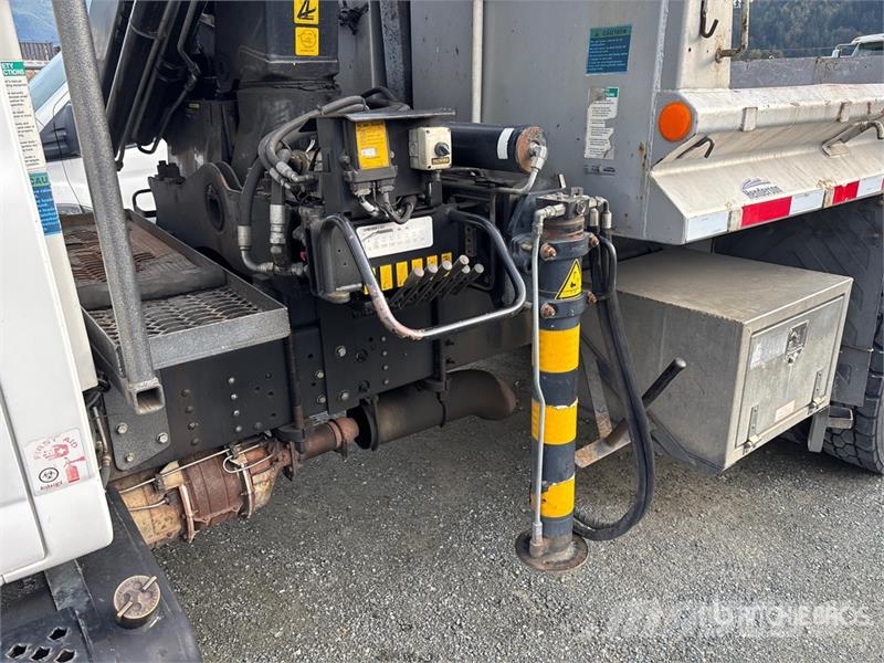 GMC 099 B-2 CLX 10900 lb Knuckle Boom on GMC C6500 4x2 Tovornjaki z žerjavom