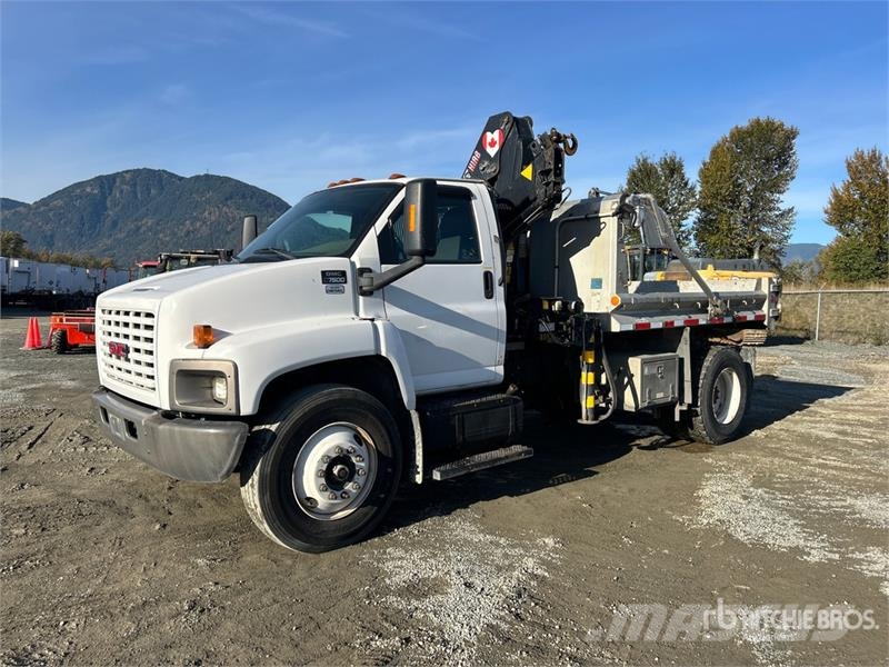 GMC 099 B-2 CLX 10900 lb Knuckle Boom on GMC C6500 4x2 起重機卡車