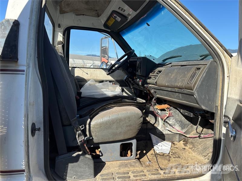GMC 7500 Top Kick 4x2 Flatbed Truck Camion plateau
