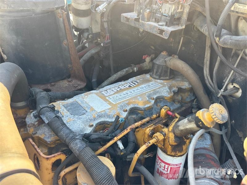 GMC 7500 Top Kick 4x2 Flatbed Truck Camion plateau