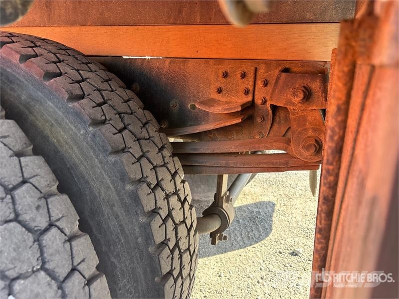 GMC 7500 Top Kick 4x2 Flatbed Truck Camion plateau