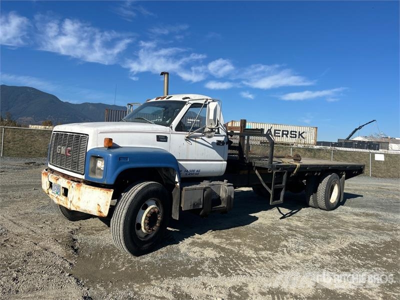 GMC 7500 Top Kick 4x2 Flatbed Truck Platformas/izkraušana no sāniem