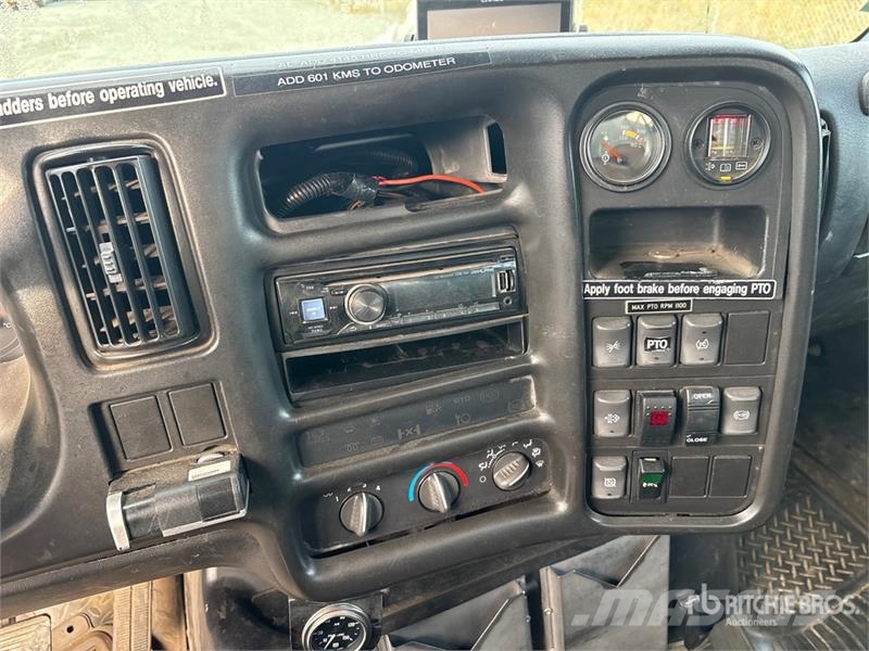 GMC C6500 شاحنات الرافعات