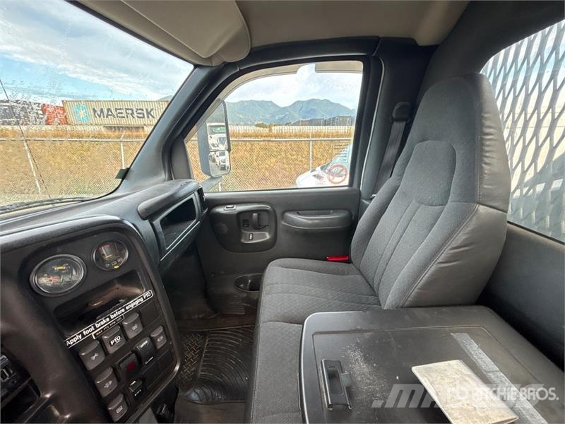 GMC C6500 شاحنات الرافعات