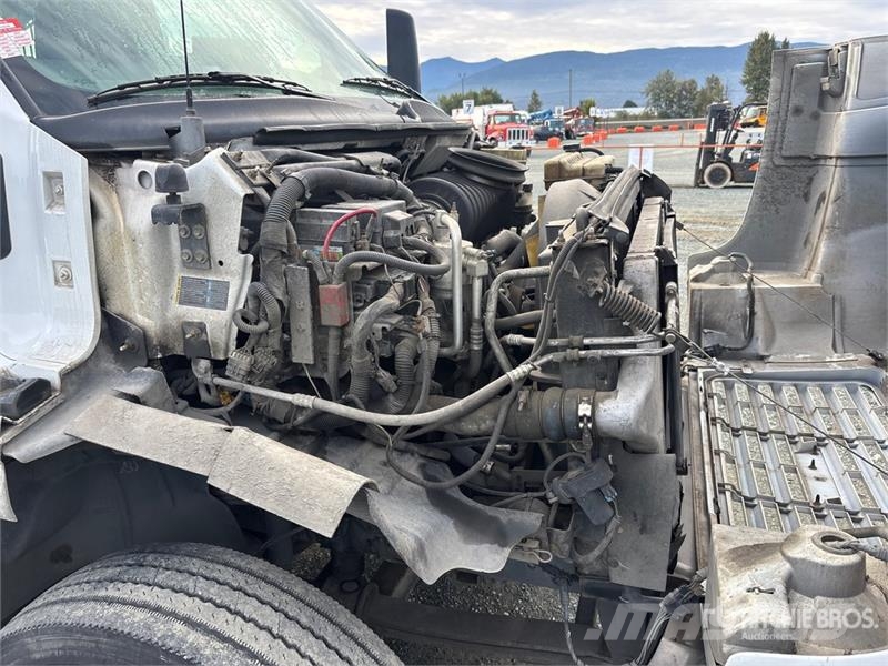 GMC C6500 شاحنات الرافعات