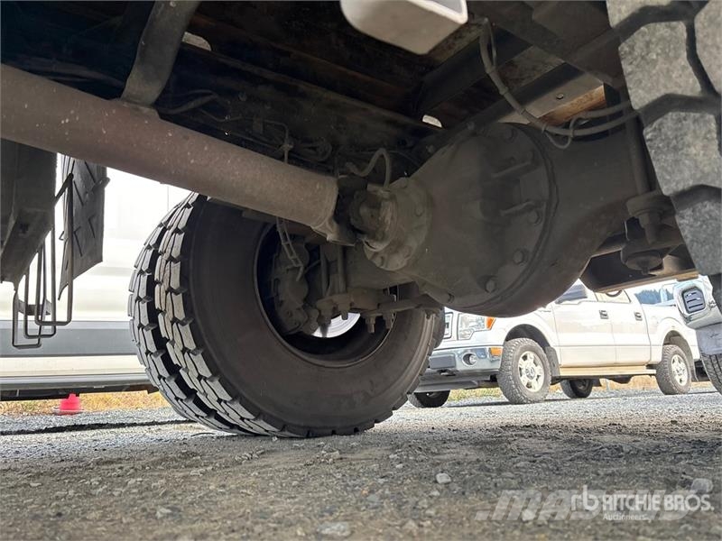 GMC C6500 شاحنات الرافعات