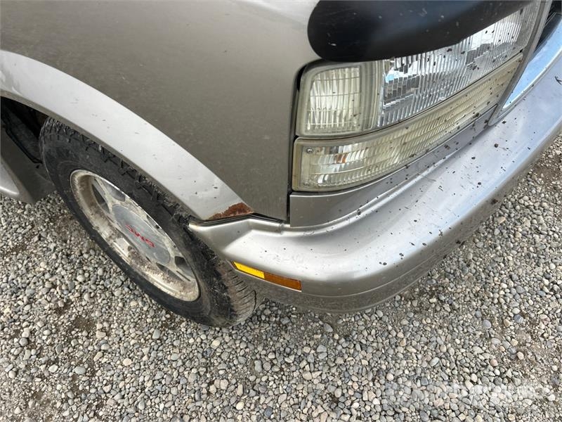 GMC Safari AWD 9 Passenger Van Preču pārvadāšanas furgoni