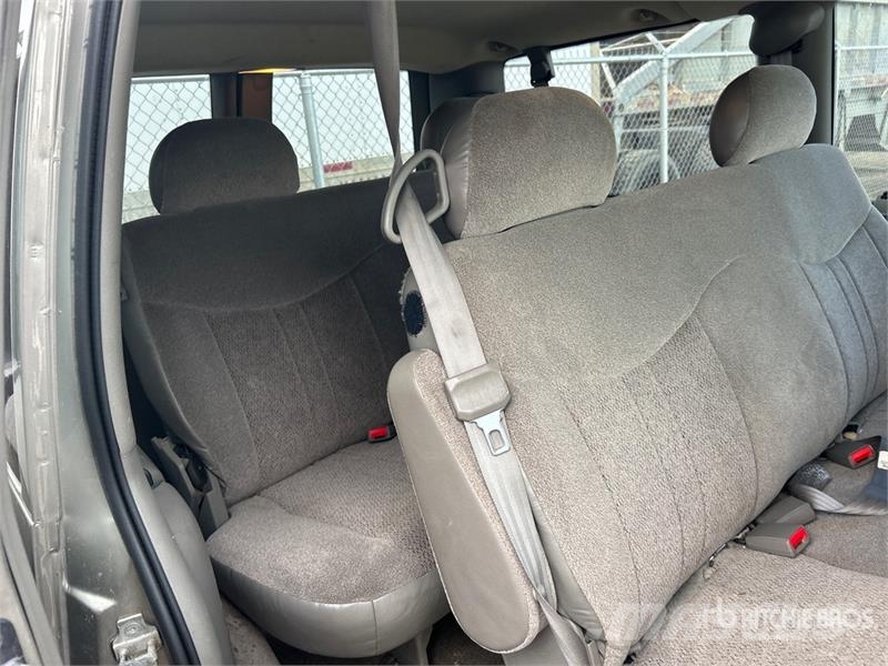 GMC Safari AWD 9 Passenger Van Preču pārvadāšanas furgoni