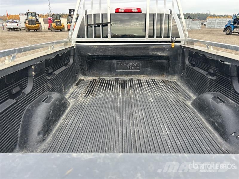 GMC Sierra 2500HD Прочие фургоны