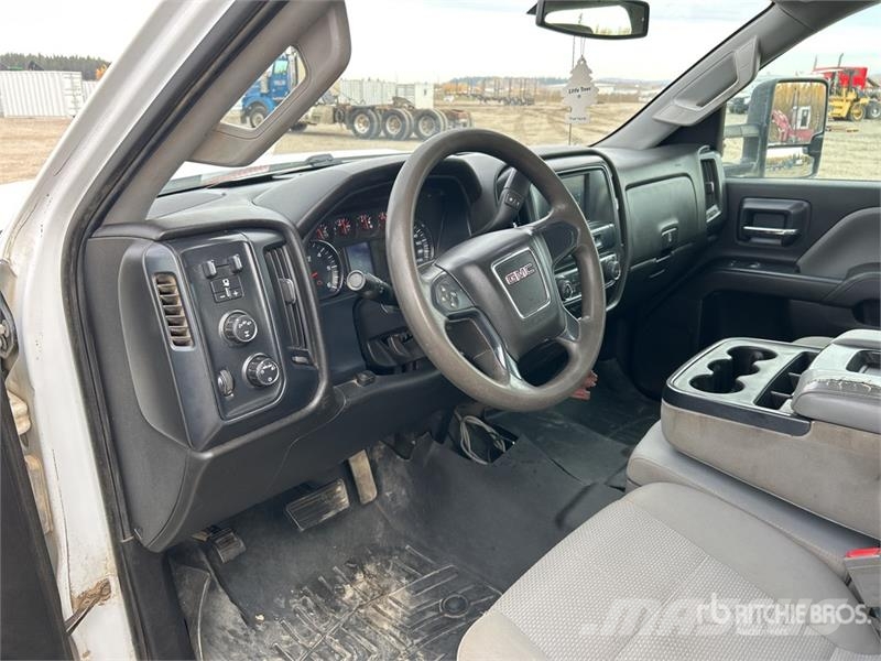 GMC Sierra 2500HD Прочие фургоны