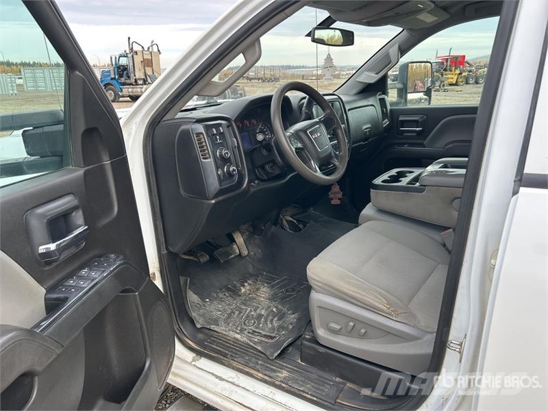 GMC Sierra 2500HD Прочие фургоны