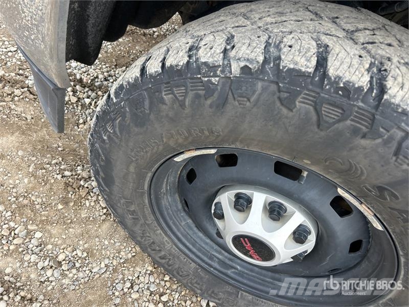 GMC Sierra 2500HD Прочие фургоны
