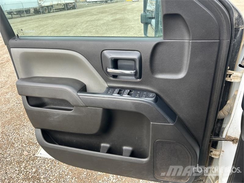 GMC Sierra 2500HD Прочие фургоны