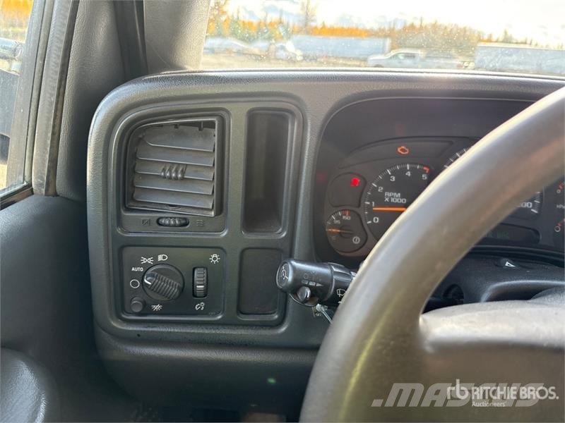 GMC Sierra 3500 4x4 Flatbed Truck Camion con sponde ribaltabili