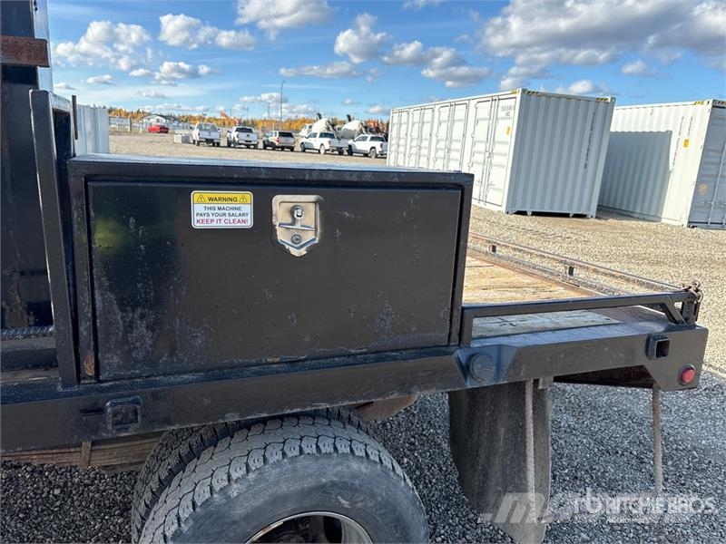 GMC Sierra 3500 4x4 Flatbed Truck Camion con sponde ribaltabili