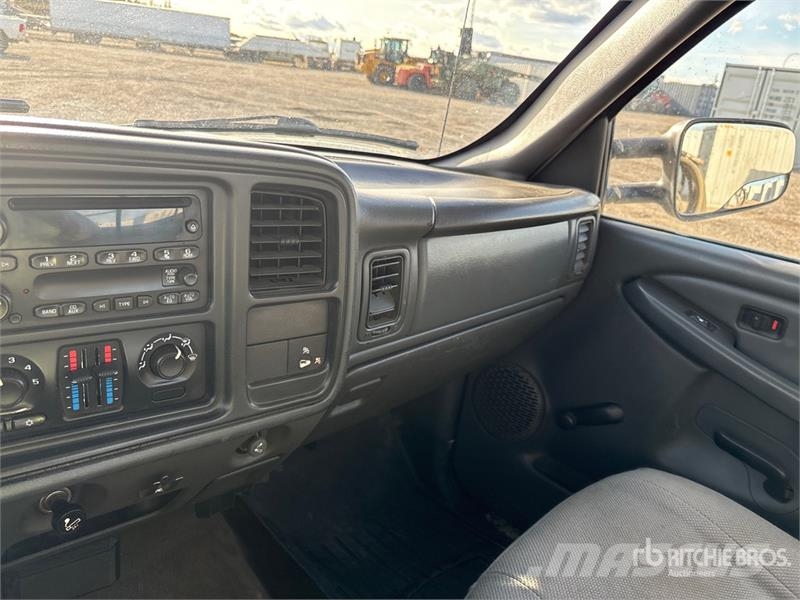 GMC Sierra 3500 4x4 Flatbed Truck Camion con sponde ribaltabili