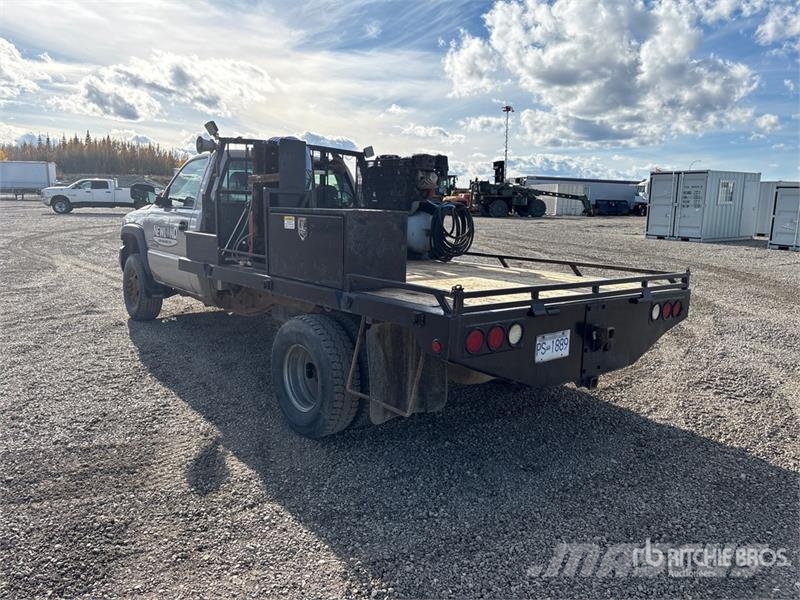 GMC Sierra 3500 4x4 Flatbed Truck Camion con sponde ribaltabili