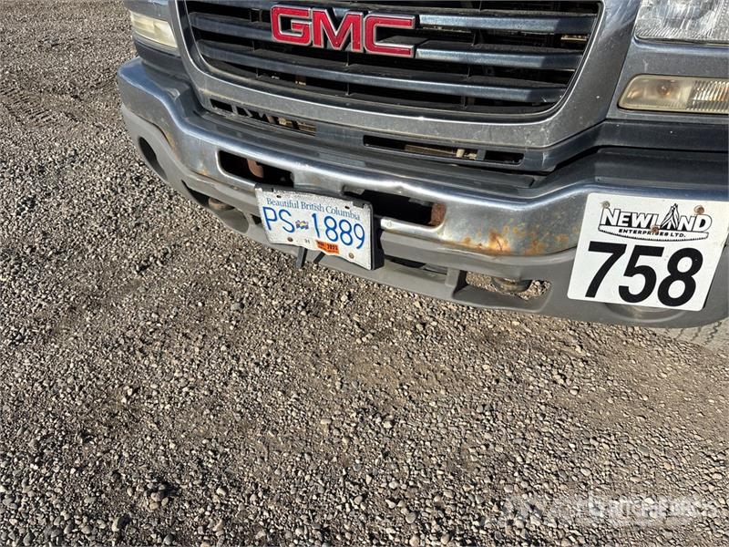 GMC Sierra 3500 4x4 Flatbed Truck Camion con sponde ribaltabili