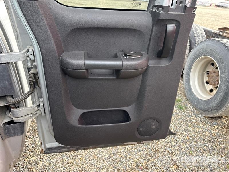 GMC Sierra 3500HD 4x4 Extended Cab Pickup Inne