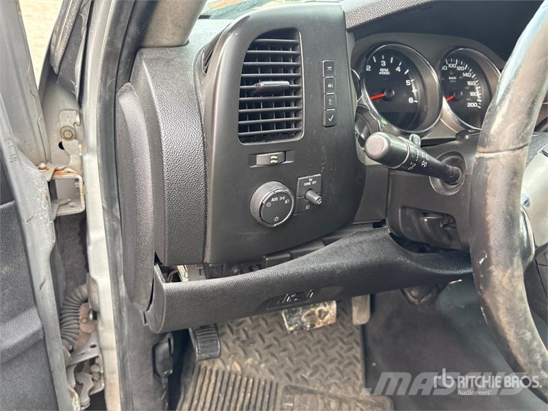 GMC Sierra 3500HD 4x4 Extended Cab Pickup Inne