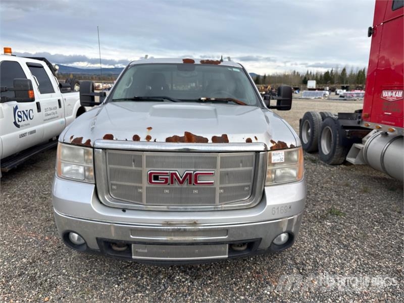 GMC Sierra 3500HD 4x4 Extended Cab Pickup Inne