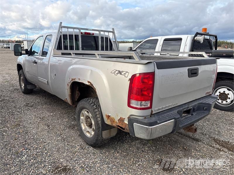 GMC Sierra 3500HD 4x4 Extended Cab Pickup Inne