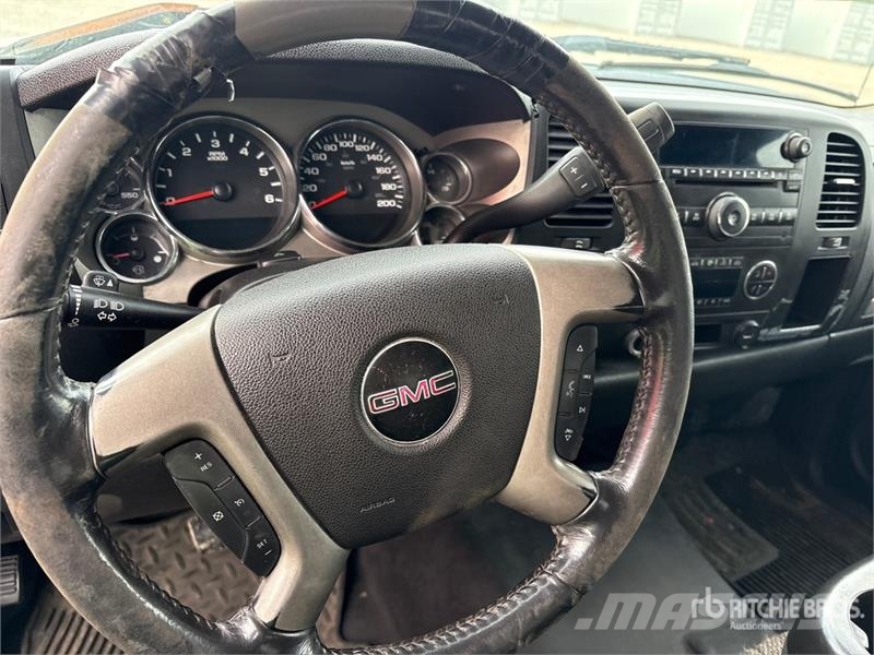 GMC Sierra 3500HD 4x4 Extended Cab Pickup Inne