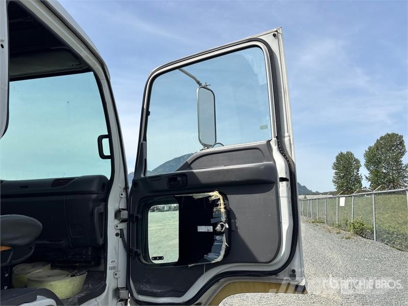 GMC T6500 Plošinové nákladné automobily/nákladné automobily so sklápacími bočnicami
