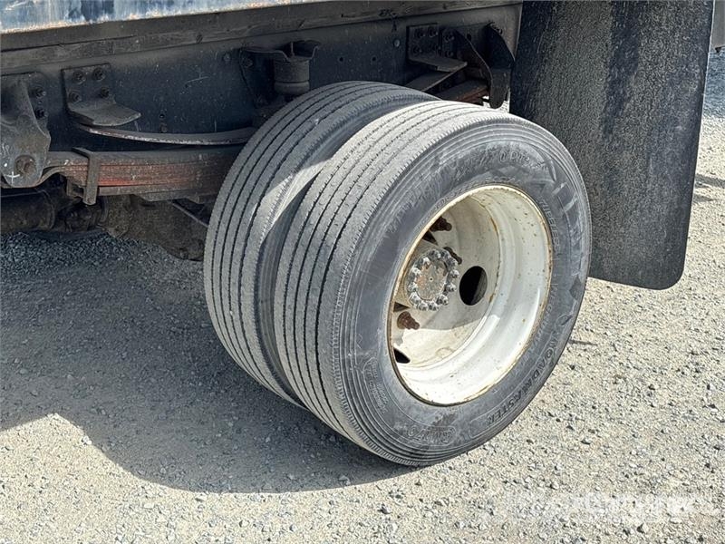 GMC T6500 Plošinové nákladné automobily/nákladné automobily so sklápacími bočnicami