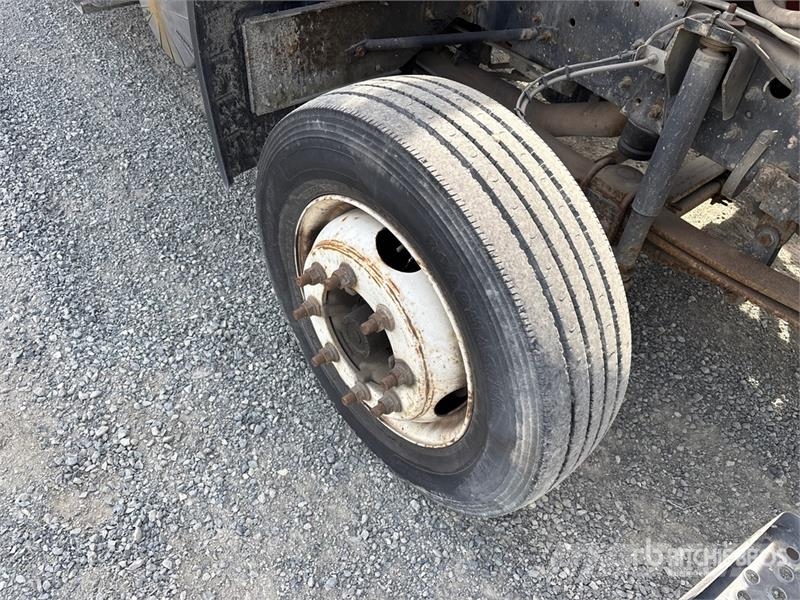 GMC T6500 Plošinové nákladné automobily/nákladné automobily so sklápacími bočnicami