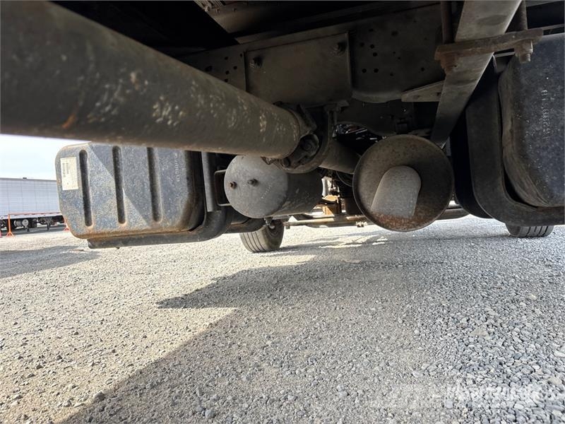 GMC T6500 Plošinové nákladné automobily/nákladné automobily so sklápacími bočnicami