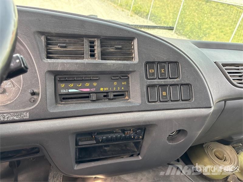 GMC T6500 Plošinové nákladné automobily/nákladné automobily so sklápacími bočnicami