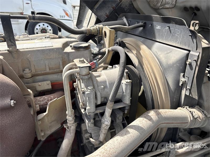 GMC T6500 Plošinové nákladné automobily/nákladné automobily so sklápacími bočnicami