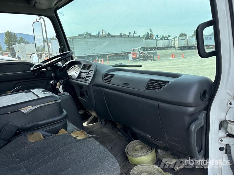 GMC T6500 Plošinové nákladné automobily/nákladné automobily so sklápacími bočnicami