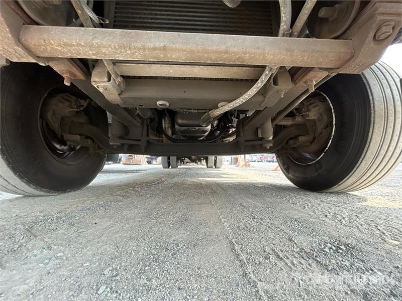 GMC T7500 4x2 Van Truck Kofferaufbau