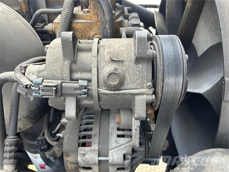 GMC T7500 4x2 Van Truck Kofferaufbau