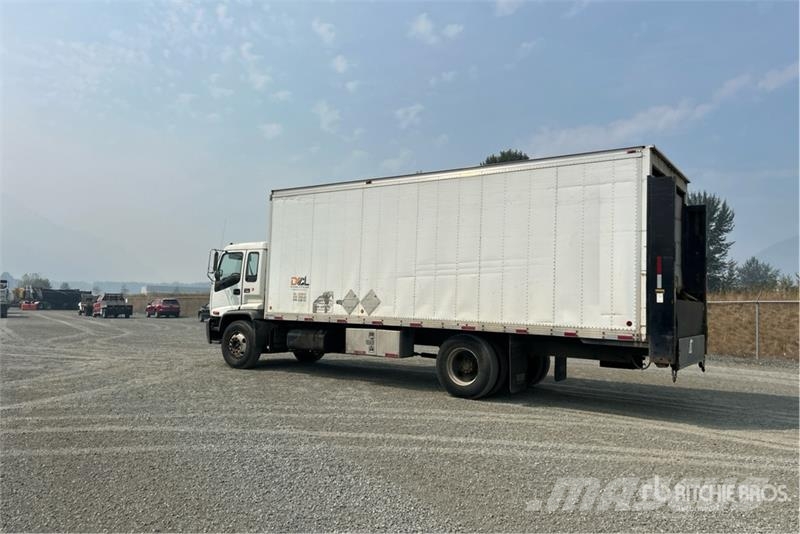 GMC T7500 4x2 Van Truck Kofferaufbau