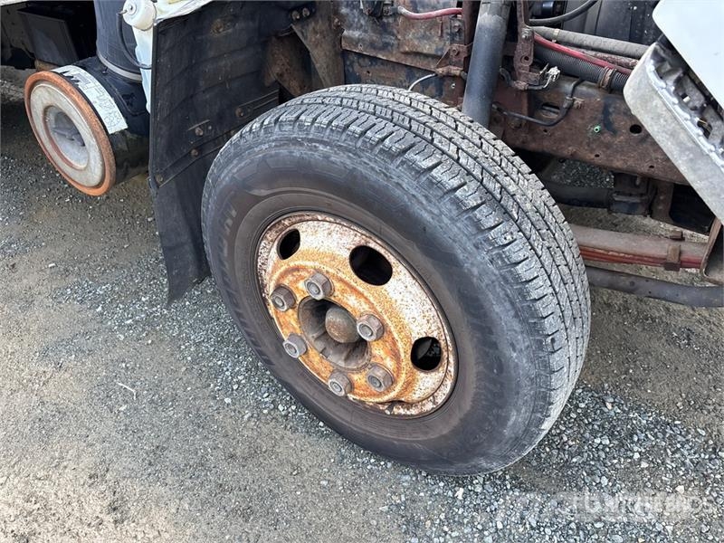 GMC W3500 Грузовики-Фургоны