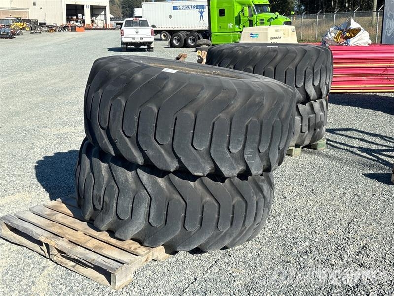 Goodyear of (4) Goodyear 20.5-25 Tires Колелета/Гуми