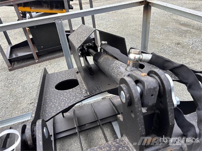  Greatbear 72 in Rock Skid Steer Grapple Bucket (Un Grapples