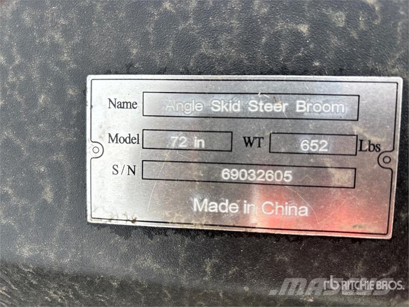 Greatbear 72 in Skid Steer Broom (Unused) Kefék