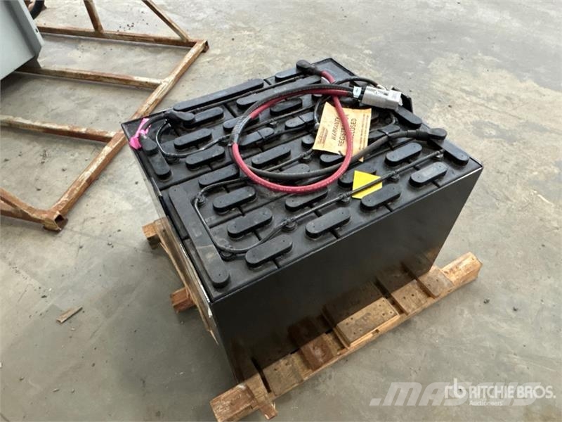 Hawker New Industrial 18-085-19 36V Battery Andre komponenter