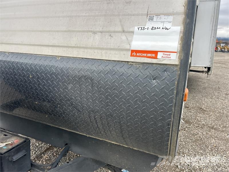 Heartland Trail Runner 35 ft T/A Travel Trailer Kitos priekabos