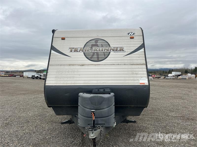 Heartland Trail Runner 35 ft T/A Travel Trailer Kitos priekabos