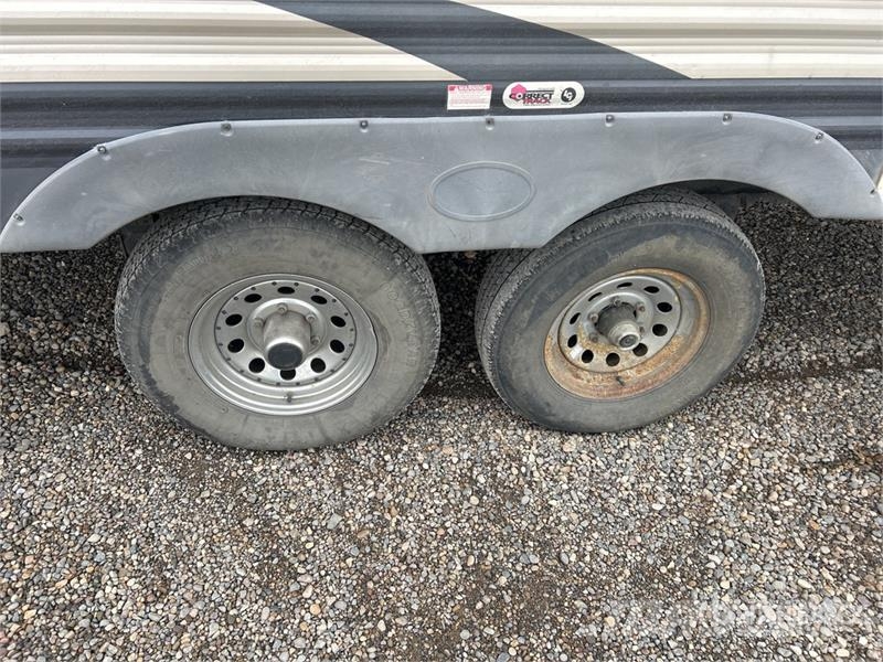 Heartland Trail Runner 35 ft T/A Travel Trailer Kitos priekabos