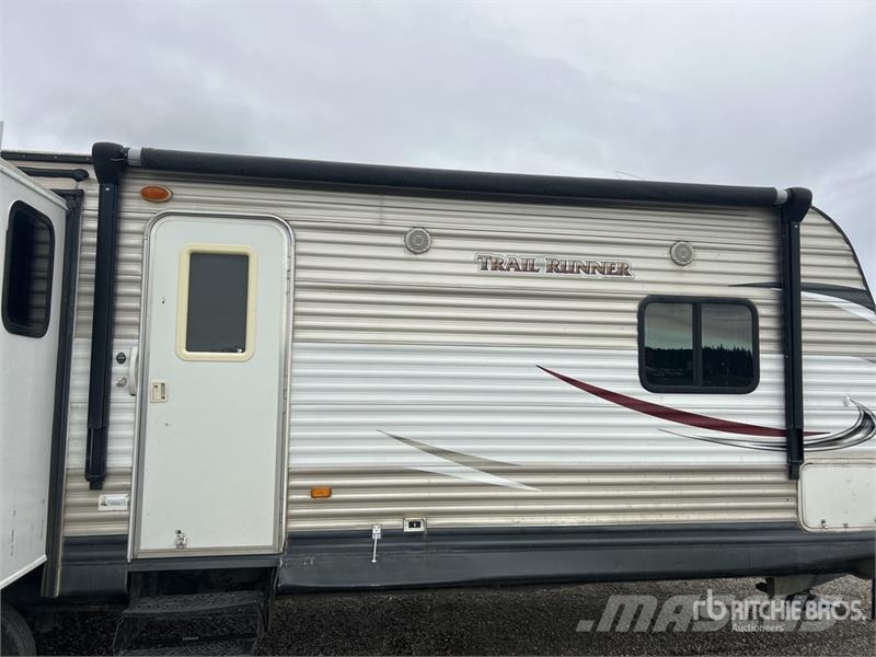 Heartland Trail Runner 35 ft T/A Travel Trailer Kitos priekabos